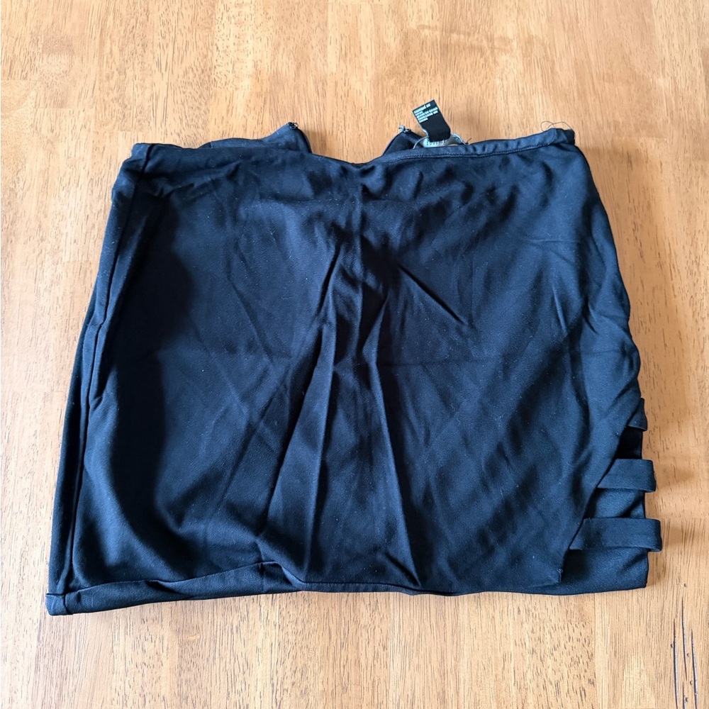 Forever 21 Black Top with Zipper Detail